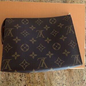 LOUIS VUITTON Pouch